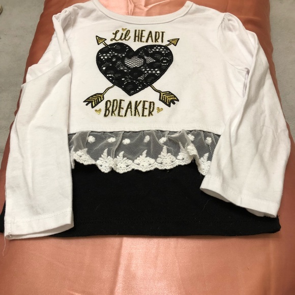 2 toddler clothes - Picture 7 of 8